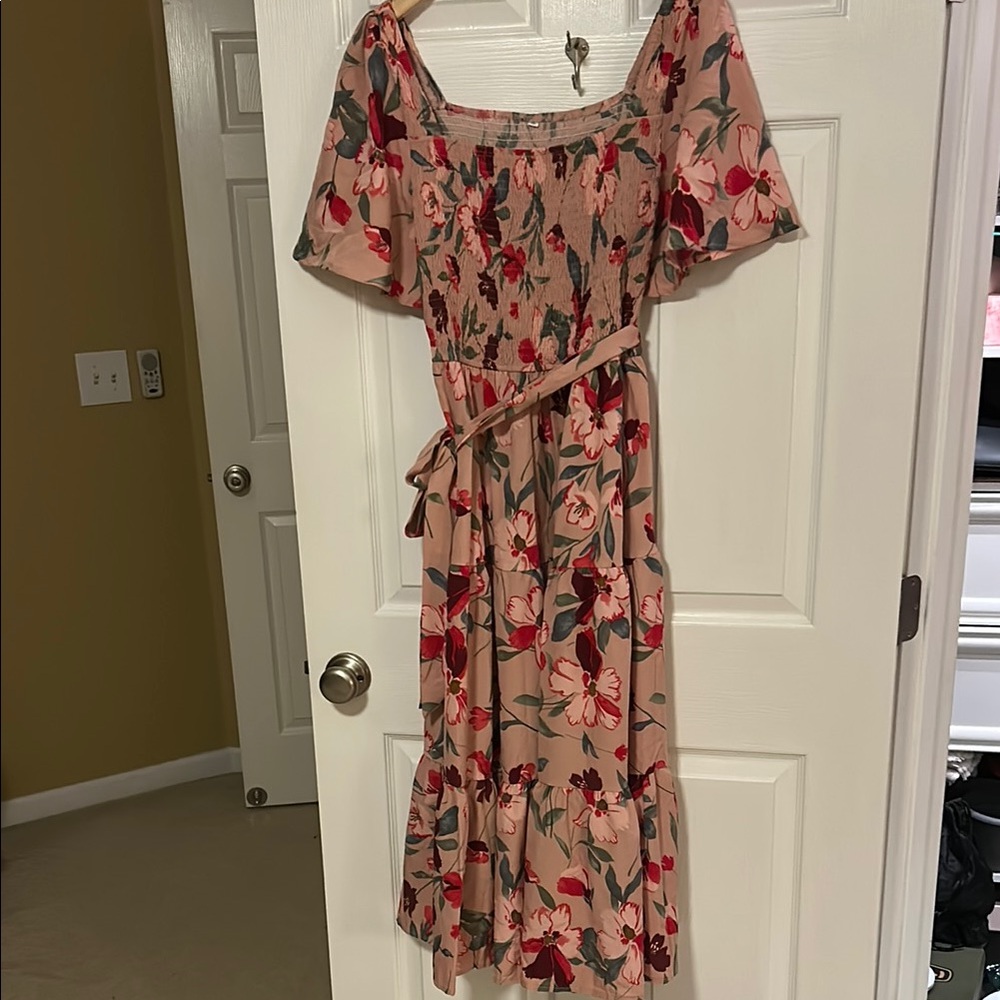 Chic Floral Midi Dress in Pink and Red